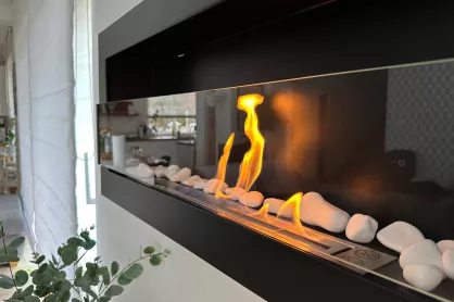 Wall-Mounted Bioethanol Fireplace – 900×400 mm, Matte Black with Glass